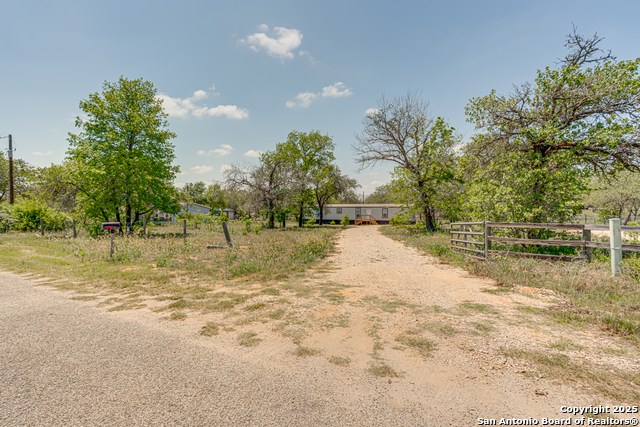 78 Spanish Oak Rd Property Photo 3