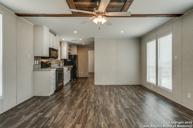 78 Spanish Oak Rd Property Photo 11