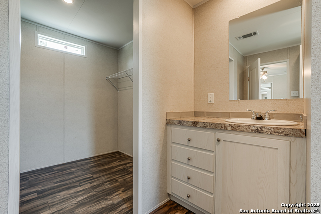 78 Spanish Oak Rd Property Photo 24