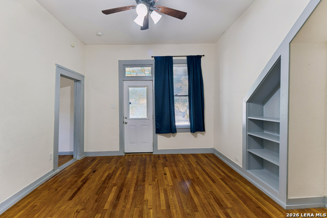 1025 W Craig Pl Property Photo 6