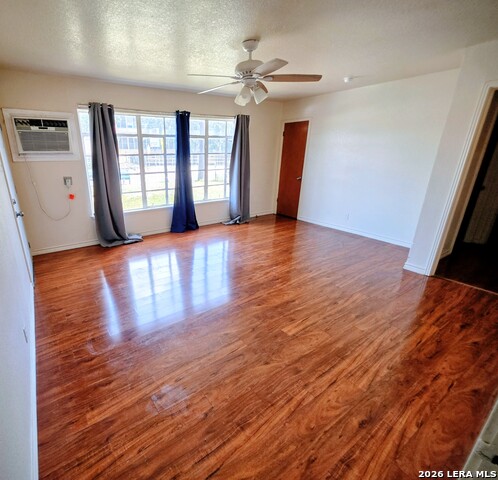 342 Koehler Ct Property Photo 4