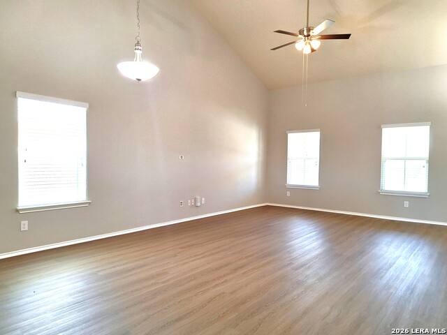 1068 Dumfries Dr Property Photo 11