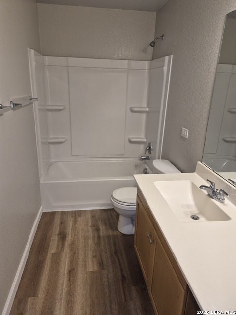 1323 Hawk Ct Property Photo 2