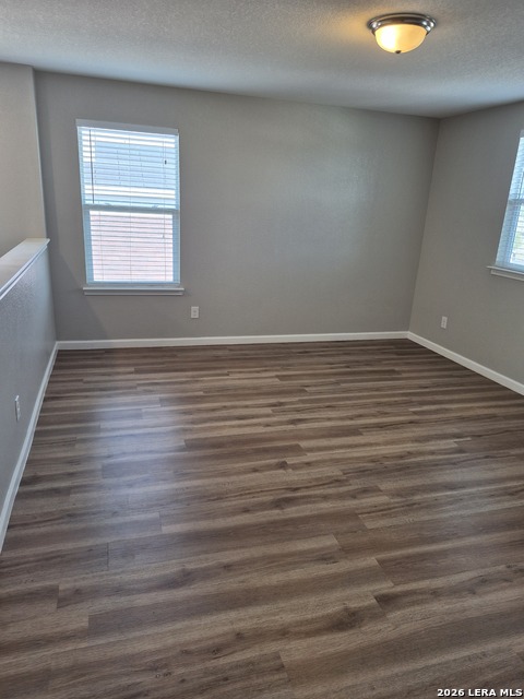 1323 Hawk Ct Property Photo 3