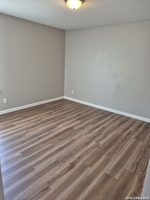 1323 Hawk Ct Property Photo 5