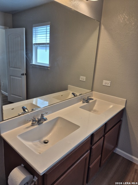 1323 Hawk Ct Property Photo 8