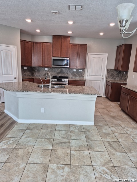 1323 Hawk Ct Property Photo 14