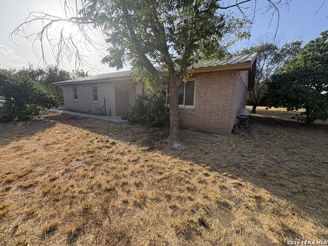 241 Duncan Property Photo 3