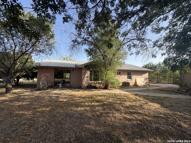 241 Duncan Property Photo 4