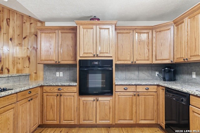 1399 River Rd Property Photo 16