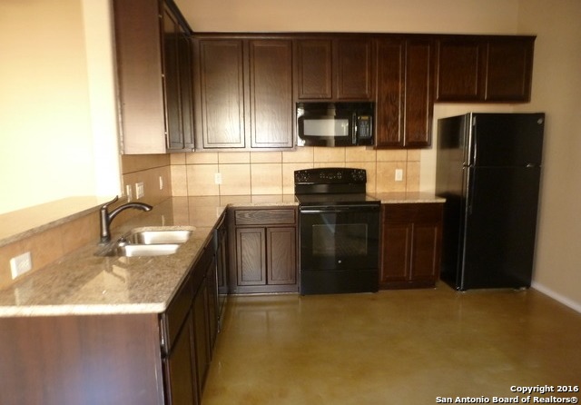 1065 Carolyn Cv Property Photo 2