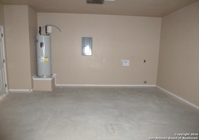1065 Carolyn Cv Property Photo 14