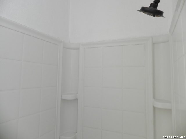 8539 Lone Shadow Trl Property Photo 12