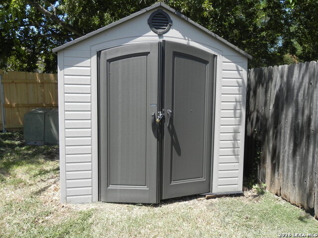 8539 Lone Shadow Trl Property Photo 21