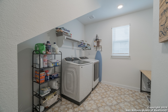 2909 Mindel St Property Photo 12