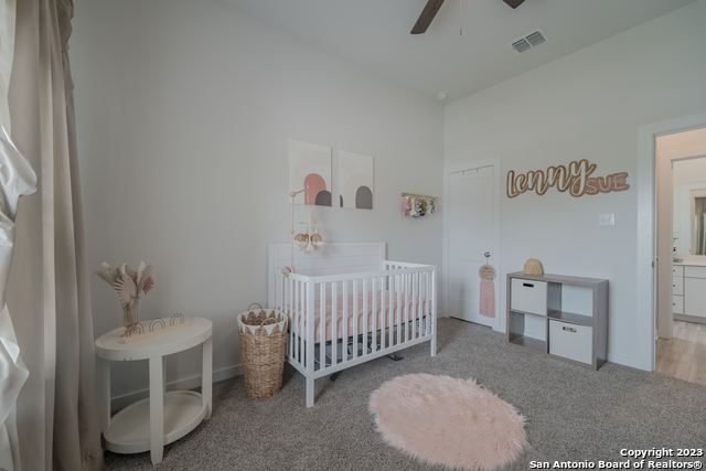 2909 Mindel St Property Photo 13