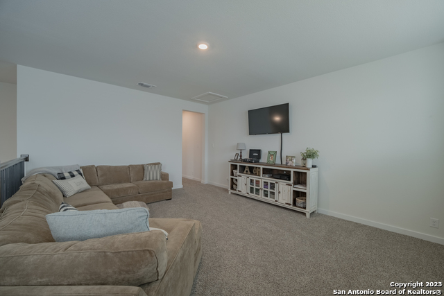 2909 Mindel St Property Photo 15