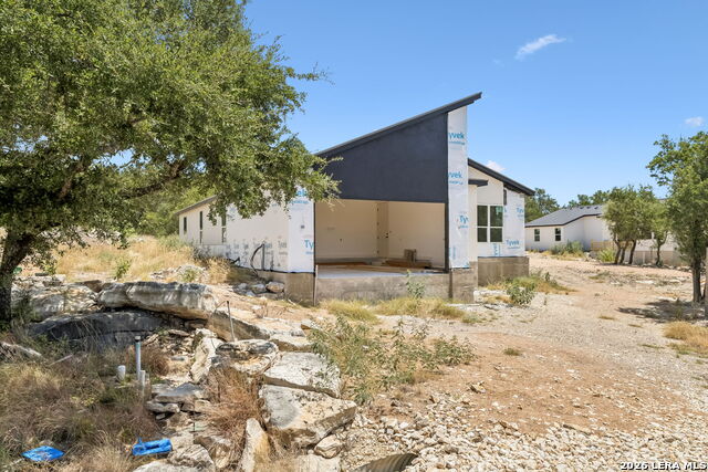 911 Sharp Rock Property Photo 1