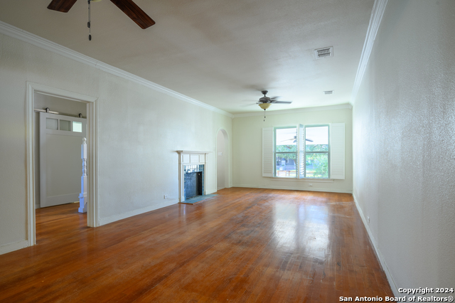 211 Allensworth St Property Photo 4