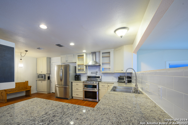 211 Allensworth St Property Photo 7
