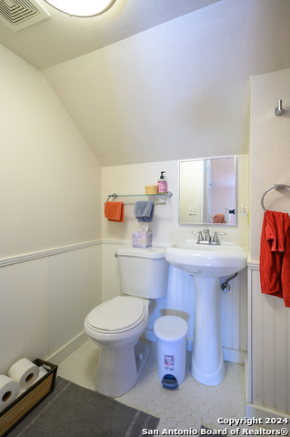 211 Allensworth St Property Photo 17