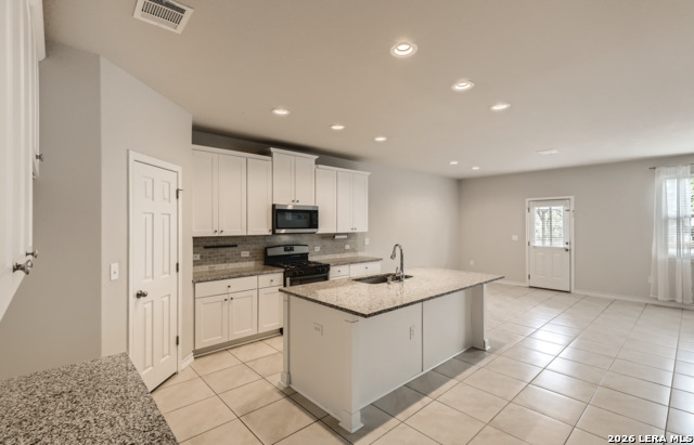 5607 Burr Blf Property Photo 6