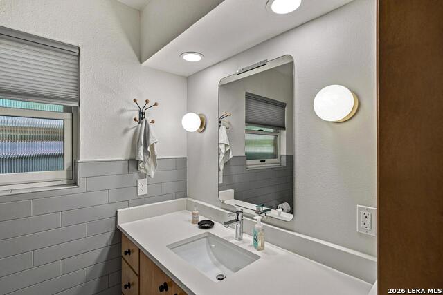 211 Sharon Dr Property Photo 28