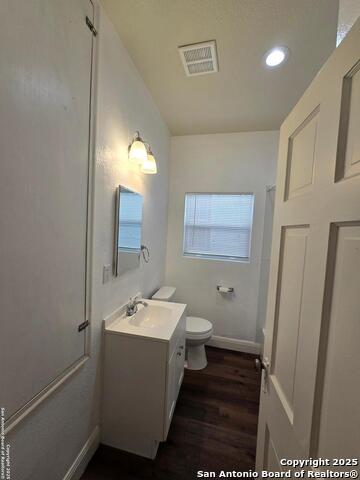809 Elmwood Property Photo 5