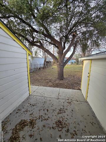 809 Elmwood Property Photo 18