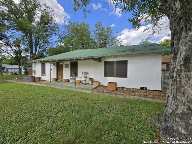 1020 Mission Rd Property Photo 2