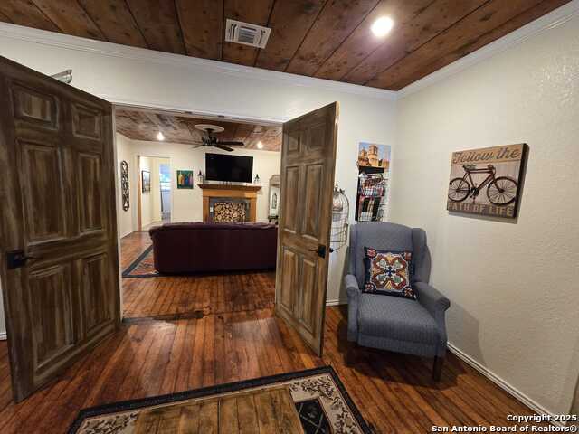 1020 Mission Rd Property Photo 18