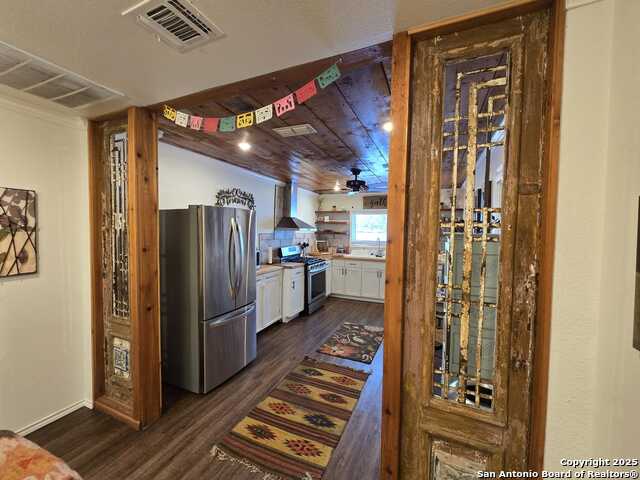 1020 Mission Rd Property Photo 19