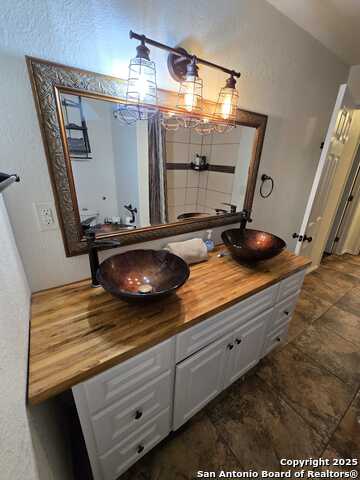 1020 Mission Rd Property Photo 30
