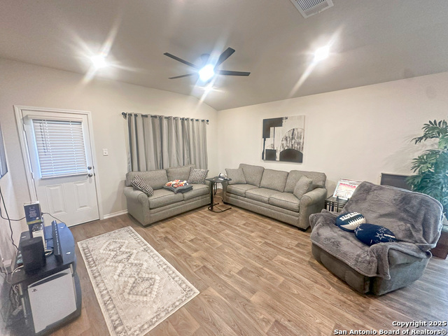 5306 Scoria Trl Property Photo 9