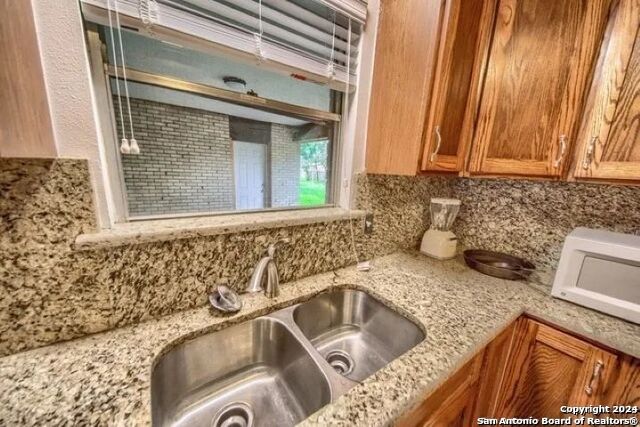 4703 Darlene Dr Property Photo 6
