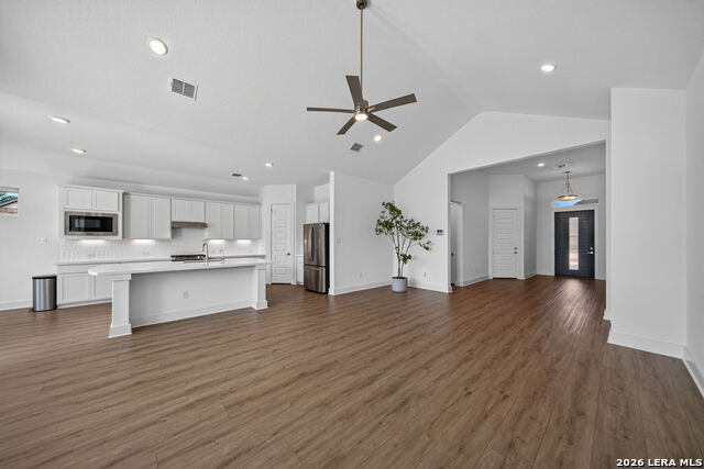 9420 Mattock Property Photo 7