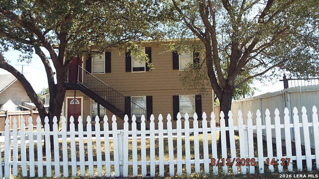 508 W Baetz Property Photo 1