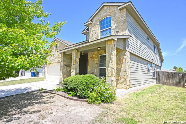 2231 Hawk Dr Property Photo 2