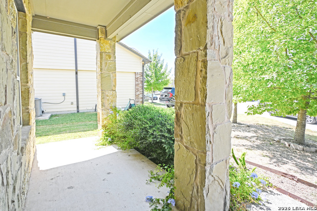 2231 Hawk Dr Property Photo 4