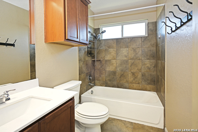 2231 Hawk Dr Property Photo 23
