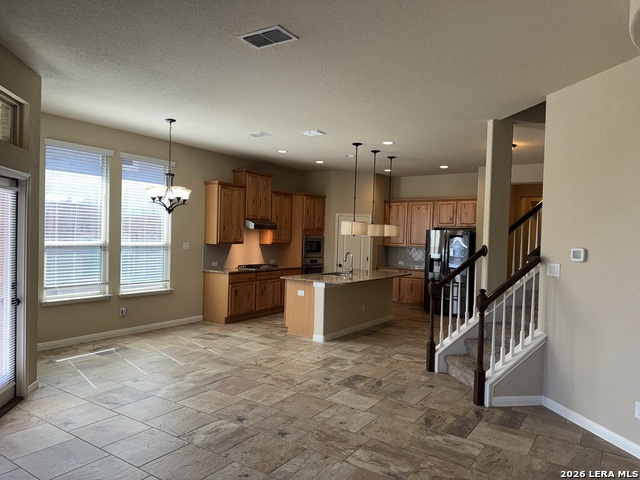 9827 Catell Property Photo 8