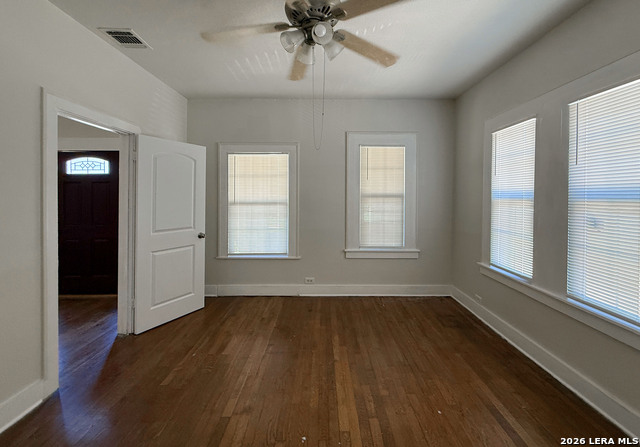 942 Bailey Ave Property Photo 13