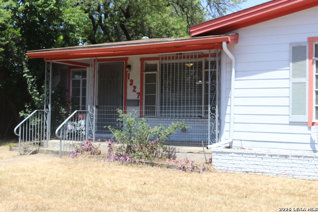 1327 Vanderbilt St Property Photo 2