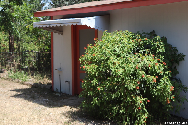 1327 Vanderbilt St Property Photo 3
