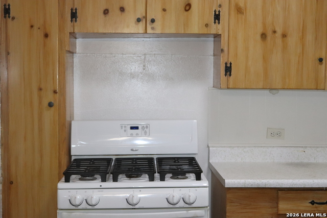 1327 Vanderbilt St Property Photo 9