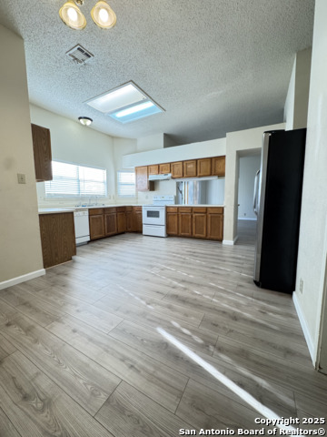 230 Saddlebrook Dr Property Photo 15