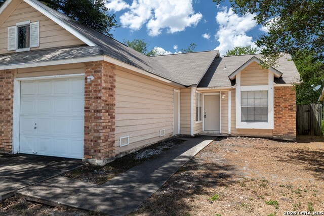 9213 Shadow Crest Dr Property Photo 2
