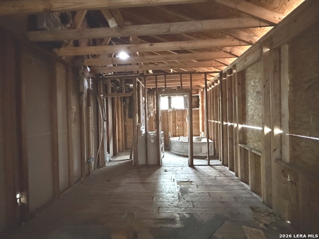 1122 Delaware St Property Photo 6