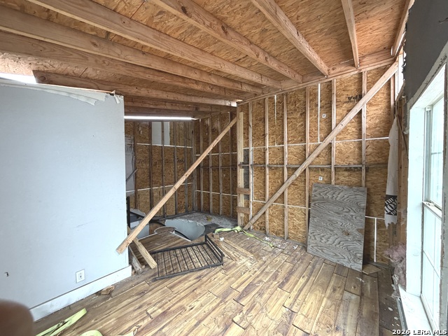 1122 Delaware St Property Photo 10