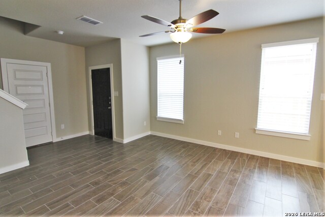 310 Creekside Curv Property Photo 4